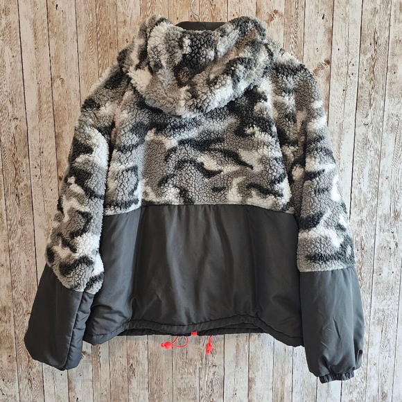 Women's Ease of Motion Jacket, M, Gray - Picture 8 of 8